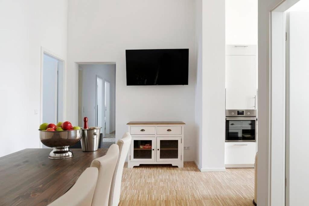 ברלין Sc 06 By Rockchair Apartments L Superhost Status L 4 Bedrooms Boxspringbeds 2 Bathrooms Balcony Elevator - Cozy Family & Business Flair Welcomes You! מראה חיצוני תמונה